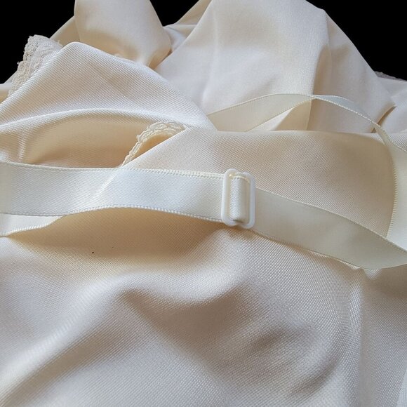 Vintage Ivory Full-Length Satin Nightgown with Lace Trim & Adjustable Straps - Picture 11 of 13